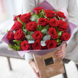 Sumptuous Large-headed 18 Red Rose Valentine's Bouquet